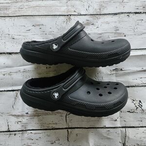 Black Fleece Lined Crocs